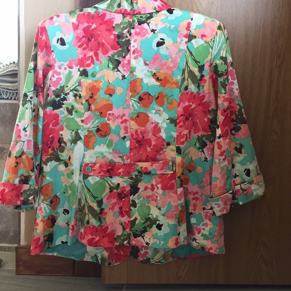 Blazer - Picture 6 of 8